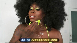 Brazzers - Ebony Mystique a csöcsös barna milf