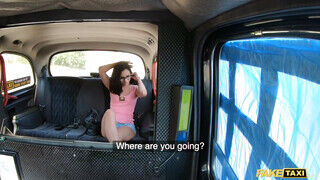 Fake Taxi - Nikki Fox a magyar zsenge bige