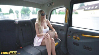 Fake Taxi - Florane Russel a világos szőke tinédzser milf