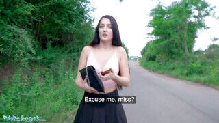 Public Agent - Katy Rose az erdőben dug