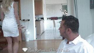 Puremature - Brandi Love a sportos világos szőke milf