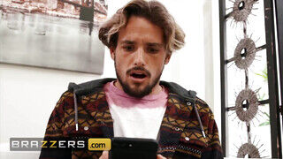 Brazzers - Becky Bandini zsenge pasassal hancúrozik