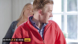 Brazzers - Petite Princess Eve és termetes örömrúd