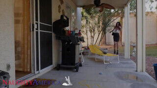 Naughty America - Mckenzie Lee tini farkon lovagol