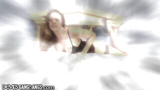 Chanel Preston élvezi ha fehér srácok basszák