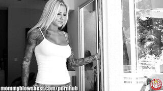 Britney Shannon a kitetovált milf
