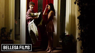 Emily Willis a latina zsenge suna