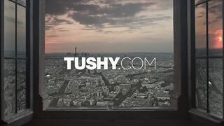 A szőrös bulás Tori Black análszexe