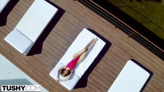 Tiffany Tatum a magyar izgató pornós kiscsaj