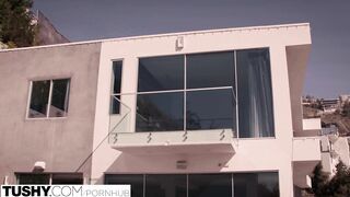 Jojo Kiss a vonzó zsenge fiatal