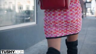 Zoe Bloom élvezi ha análba szexelik