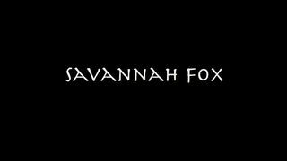 Savannah Fox kiveri a fügyit