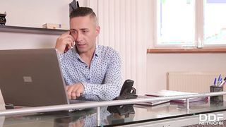 Sienna Day kettő rúdat kap