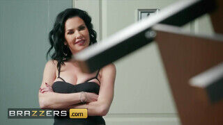 Brazzers - Veronica Avluv popsikája megdöngetve