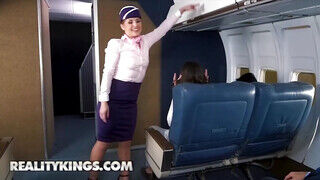 Reality Kings - Nikki Knightly a szexfüggő stewardess