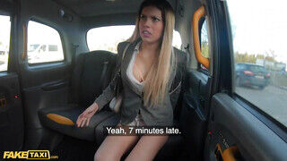 Fake Taxi - Macarena Lewis a taxiban szeretkezik
