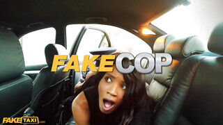Fake Taxi - Bianca Finnish a hátsó ülésen dug