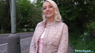 Public Agent - Helena Moeller a cseh turista csajszi