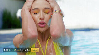 Brazzers - A kolumbiai fiatal pornós Abella Danger valagba kefélve