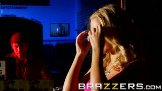 BRAZZERS - Nicole Aniston lovagol a kopasz pasin