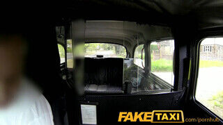 FakeTaxi - gigászi kannás milf kamatyolása