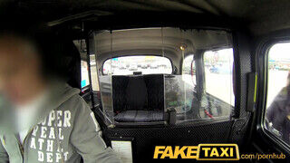FakeTaxi - cuki kis csaj termetes seggel megfizet