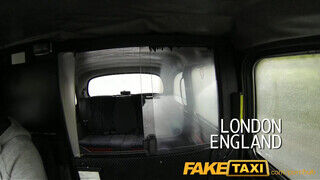 FakeTaxi - vörös rövid hajú bige szúk muffja