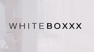 WHITEBOXXX - Rebeca Volpetti tökéletes bulkesza