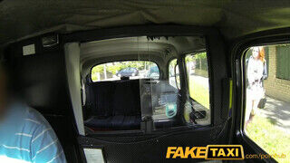 FakeTaxi - Candi Blows orálozza a taxist