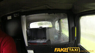 FakeTaxi idősödő világos szőke mami életének meghatározó utazása
