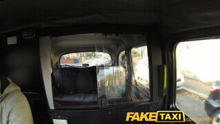 FakeTaxi - méretes száj, óriási segg és egy szaftos nuni