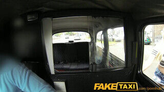 FakeTaxi - tornacipős fiatalasszony fügyit akar és kap is