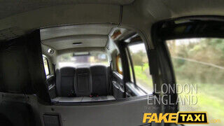 FakeTaxi - vörös hajú leányzó análba kéri a brét