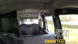 FakeTaxi - begerjedt úrnő bazinagy dákót akar