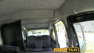 FakeTaxi rózsazsín bugyis kishölgy