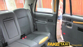 FakeTaxi vékony világos szőke nőci keményen kedveli csinálni