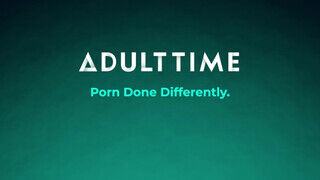 ADULT TIME - Gyönyörű nagyméretű mellű masszőr