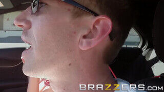 Brazzers - Monique Alexander kúr a nagyméretű faszú fószerrel