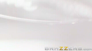 Brazzers - Lea Lexis és a masszőr