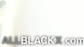 AllBlackX - Lala Ivey a méretes kannás zsenge