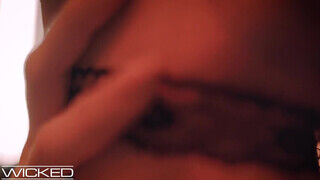 Wicked - Emily Willis popó lyukba is kedveli