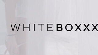WhiteBoxxx - Nelly Kent a orbitális mellű román kiscsaj