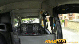 FakeTaxi - londoni túrista úgy szexel mint egy profi