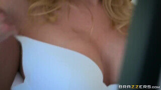 Britney Amber lyuka felhevült - Brazzers