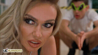 Lil Humpers - Amber Jayne a perverz nevelő anya