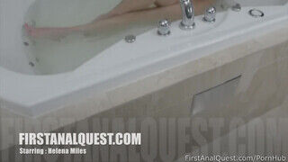 Helena Miles seggbe is kedveli - First Anal Quest