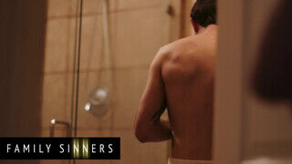 Family Sinners - Alexis Fawx a méretes tőgyes nevelő anya