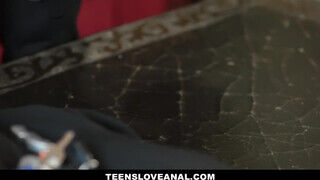 TeensLoveanál - Taylor Max bevállalja ánuszba is