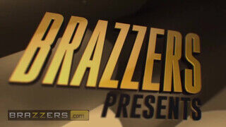 Brazzers - Cherie Deville tinédzser krapekkal kefél