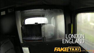FakeTaxi - orbitális cickós debella kis csaj a taxiban